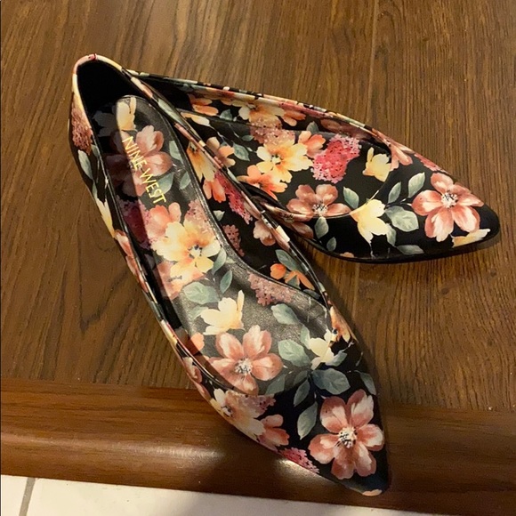 Nine West Office Shoe Flora - Picture 7 of 7